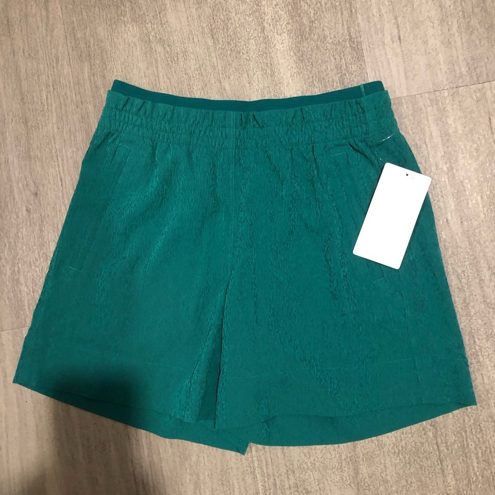 NWT Athleta Green Shorts Sz 2